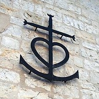 220px-Cruz_de_la_camarga_(en_francés_croix_camarguaise)